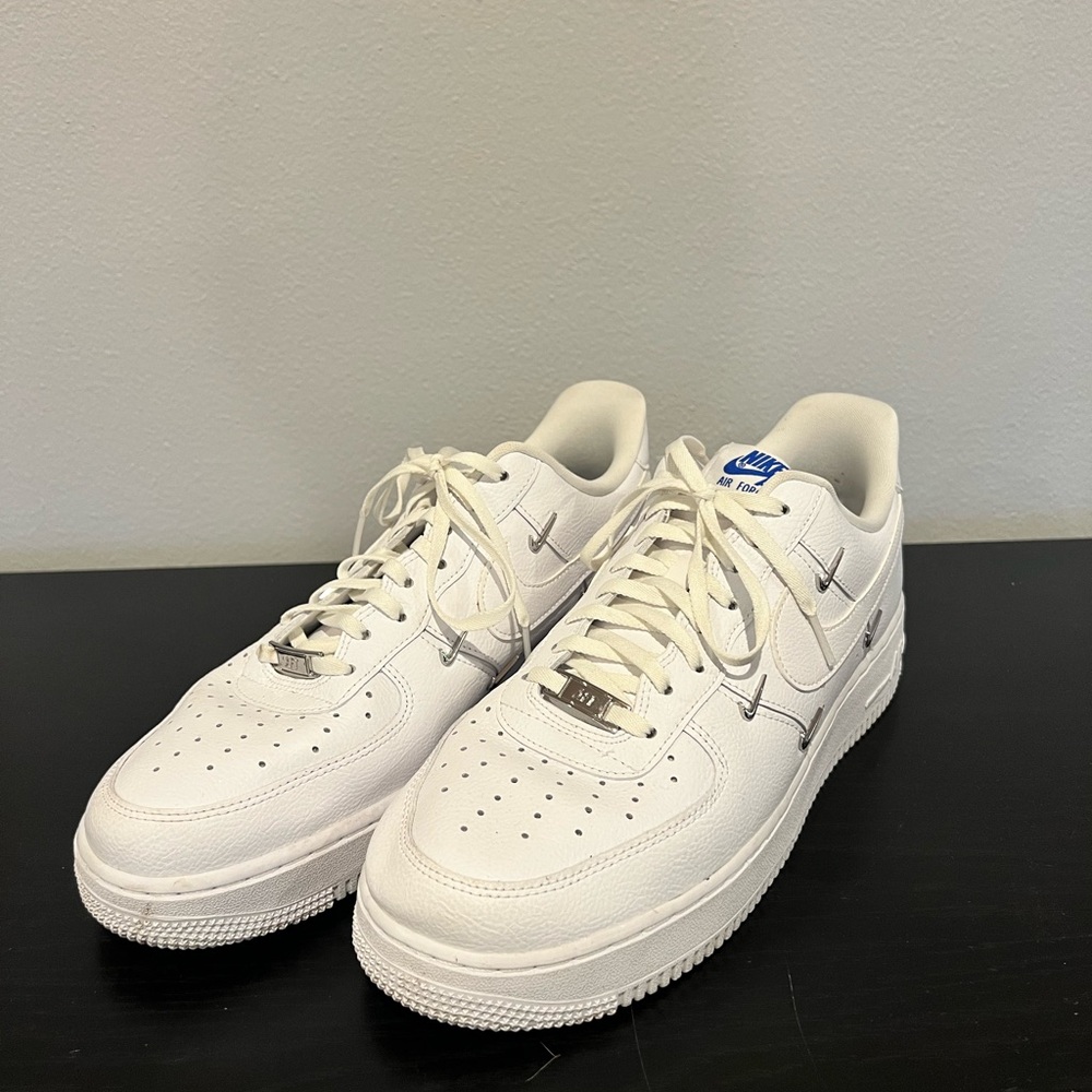 Nike Air Force 1'07 LX Shoes Women's SZ 11 White
Hyper Royal